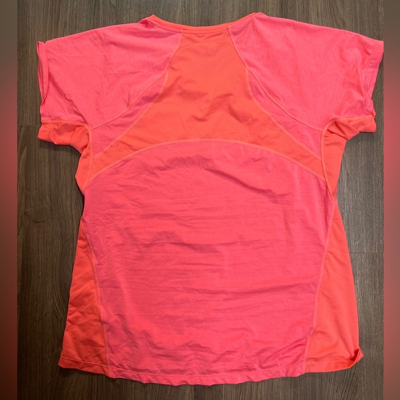 ⭐️ 3/$20 Kirkland Athletic T Shirt - Picture 3 of 3